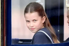 Putri Charlotte Jadi...