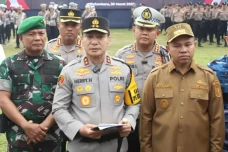 Kapolda Riau Copot Kapolsek...