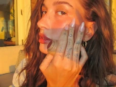 5 Fakta Hailey Bieber...