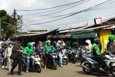 Mengurai Risiko Perubahan...