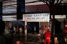 Pertokoan di Malang...