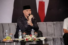 Fraksi Gerindra Tegur...