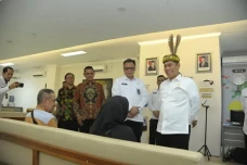 Adies Kadir Rekomendasikan...