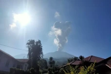 Gunung Marapi Meletus,...