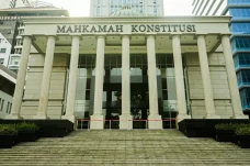 Putusan MK Melarang...