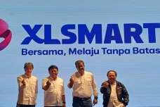 XLSMART Perluas dan...