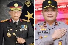 2 Jenderal Polisi Pimpin...