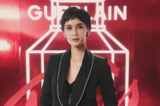 Biodata Renata Kusmanto,...