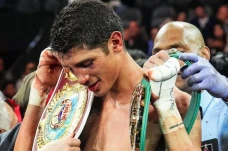 Sabuk WBO Sebastian...