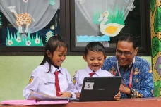 Melawan Banjir dengan...