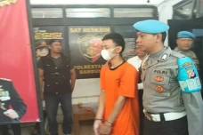 Sadis! Begal Bacok Perempuan...
