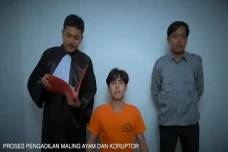 Hukum Tajam ke Bawah...