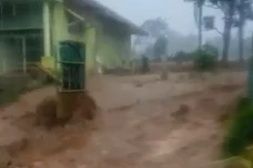 Banjir Bandang Terjang...
