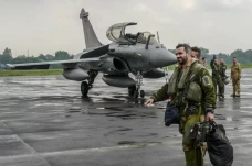 3 Jet Tempur Rafale...
