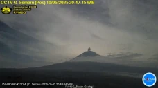Gunung Semeru Erupsi...