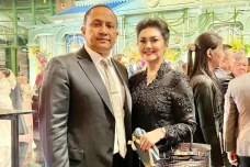 5 Artis yang Dinikahi...