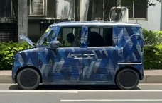 Kei Car Listrik Bikinan...