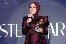 Dapat Penghargaan dari...