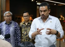 Kementerian UMKM Komitmen...