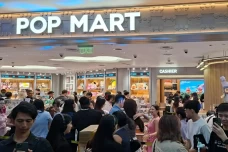 Pop Mart Resmikan Toko...