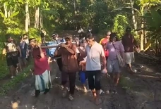 Warga Cianjur Keluhkan...