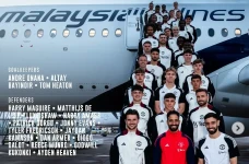 Manchester United Turunkan...