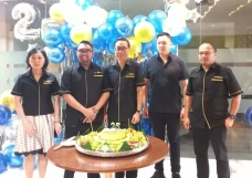 Rayakan Ulang Tahun...