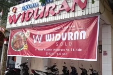 Geger Ayam Goreng Widuran...