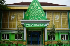 2 MAN Insan Cendekia...