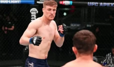 Petarung MMA Paddy McCorry...