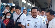 MK Putuskan SD-SMP Gratis,...