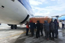 2 Jenazah Korban Penembakan...
