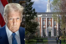 Donald Trump Resmi Teken...