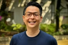 Ernest Prakasa Pamit...