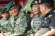 Tahajud di Medan Operasi,...