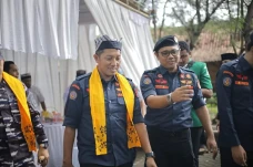 Prabowo Cabut 4 Izin...