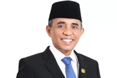 Profil Anwar Hafid,...