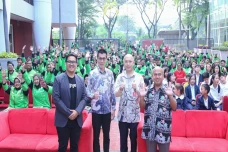 SWA Bagikan 50.000 Buku...