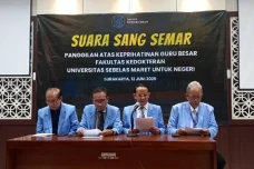 Para Guru Besar FK UNS...