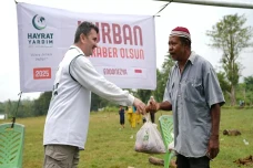 Lembaga Kemanusiaan...