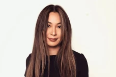 Profil Lucy Guo Wanita...