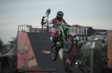 Puluhan Pebalap Ramaikan...