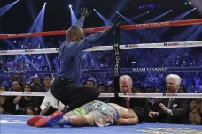 Manny Pacquiao Dikalahkan...