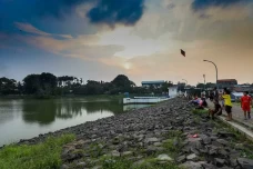Kota Tangsel Berdiri...