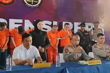 44 Orang Jadi Tersangka...