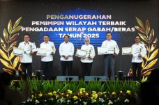 HUT Ke-58 BULOG: Syukuran...