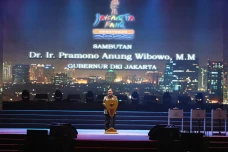 Gubernur Pramono Anung...