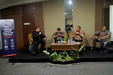 Hadapi Ketegangan Geopolitik...