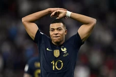 Kylian Mbappe Dilarikan...