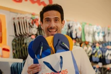 Havaianas Gandeng Lucas...